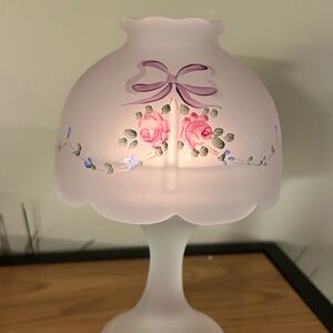 A Westmoreland hand-painted satin glass fairy lamp with roses and bows